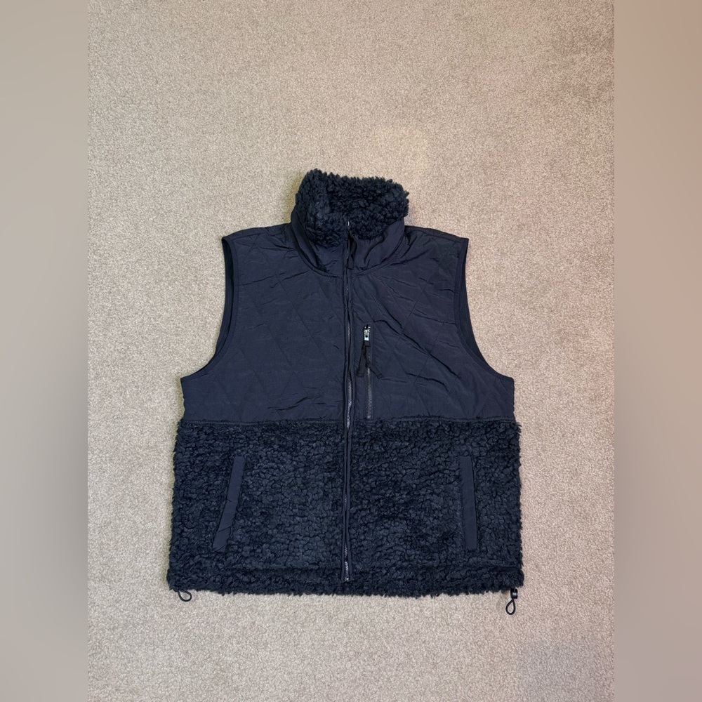 Abercrombie & Fitch Soft AF Sherpa Vest Women’s Large